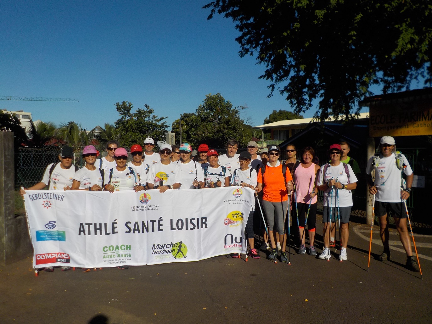 Regroupement des marcheurs de l’île à la mission